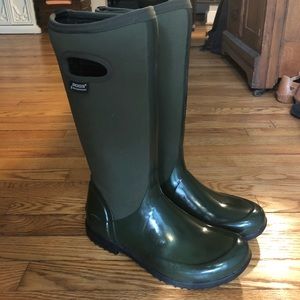 Bog boots, green, size 8. Like new!